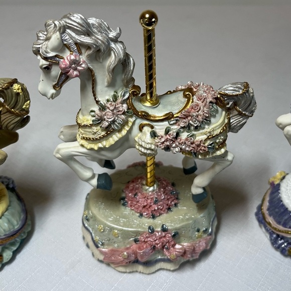 Heritage House Carousel Horse Figurines. Collectible. - Picture 3 of 8